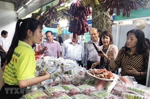 Bến Tre: Làng nghề làm bánh, mứt truyền thống nhộn nhịp dịp Tết