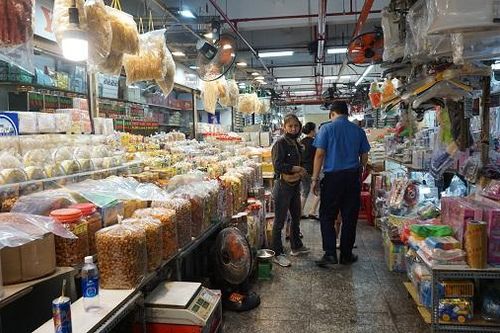 Sức mua chậm, tiểu thương chợ truyền thống dè dặt nhập hàng Tết
