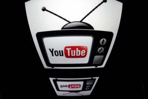 YouTube khóa vô thời hạn tài khoản của ông Donald Trump