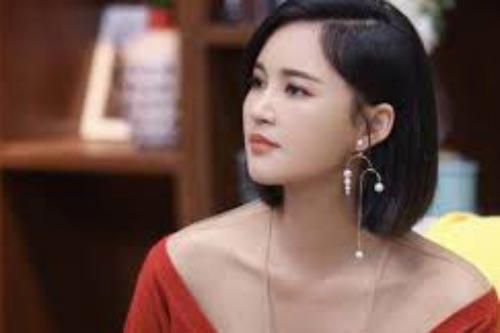 Đang tắm thì hết nước nóng, vợ gọi chồng thì nhận được câu lạnh nhạt 'bật lắm tốn tiền điện', ngay hôm sau anh đã phải hối hận khi nhìn mâm cơm trên bàn