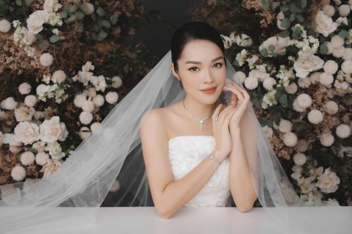 Dương Cẩm Lynh bất ngờ tung ảnh cưới, phải chăng sắp lên xe hoa lần 2?