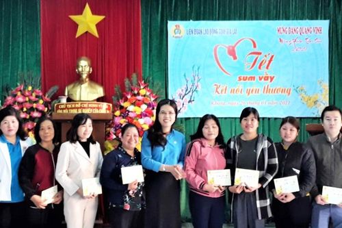 Liên đoàn Lao động tỉnh Gia Lai tổ chức chương trình 'Tết sum vầy-kết nối yêu thương' cho người lao động