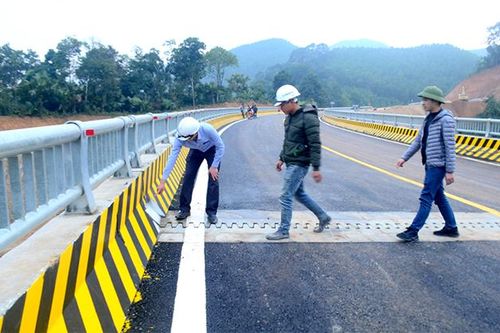 Hoàn thành xây dựng cầu Bến Nước, cầu Suối Cóc