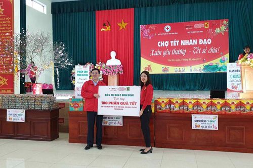 GO! và Big C trao tặng 3.600 phần quà cho người có hoàn cảnh khó khăn dịp Tết Tân Sửu 2021
