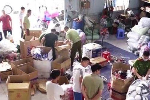 Doanh nghiệp sản xuất mũ 'nhái' hàng hiệu bị xử phạt 66 triệu đồng