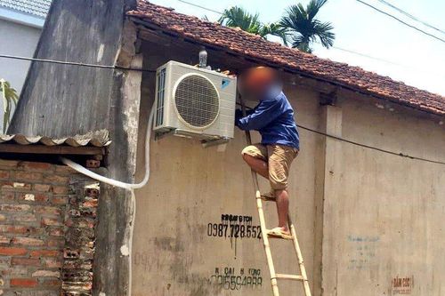 Giáo viên đi dạy 10 năm, lương cũng chỉ bằng phụ hồ