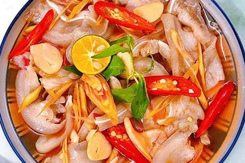 Thích mê món tai heo ngâm mắm tắc