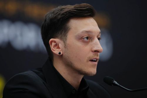 Ozil đoạn tuyệt bóng đá Đức trong ngày ra mắt Fenerbahce