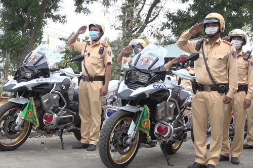 CSGT Đồng Tháp tuần tra bằng môtô R 1250 GSA