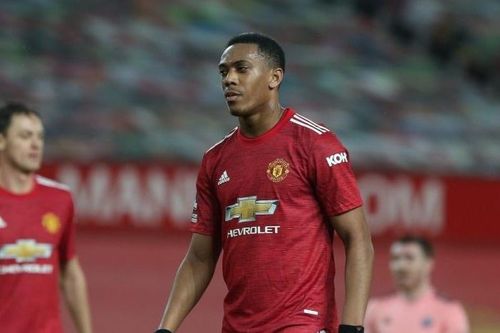 Martial không xứng đáng đá chính ở MU