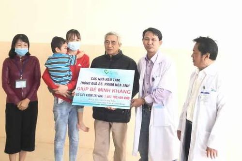 Đắk Lắk: Cháu bé bị cha đẻ chém nguy kịch đã được xuất viện
