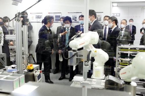 Sử dụng robot để tăng cường xét nghiệm Covid-19