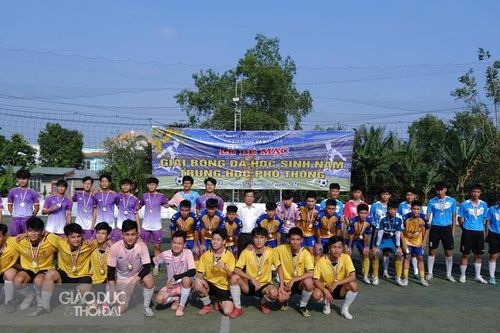 Cần Thơ: Bế mạc giải bóng đá học sinh nam THPT năm 2021