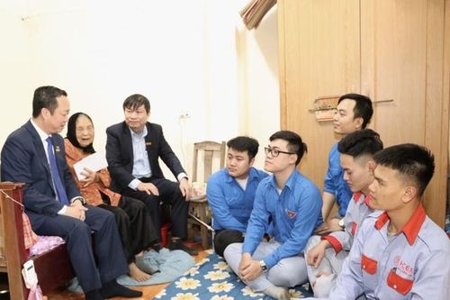 Tết đầm ấm hơn với mẹ Việt Nam Anh hùng