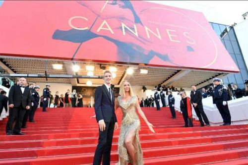 Liên hoan phim Cannes 2021 dời lịch, thảm đỏ trở thành địa điểm tiêm vắc xin COVID-19