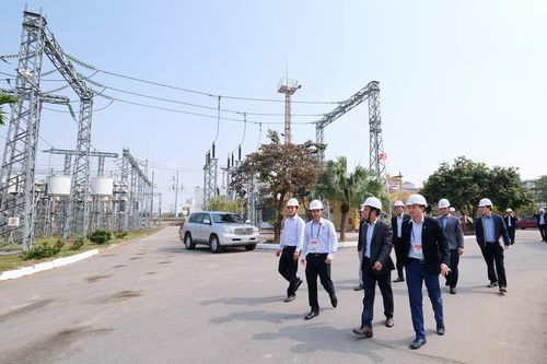 Chủ tịch HĐTV EVNPTHN kiểm tra công tác cung cấp điện phục vụ Đại hội XIII của Đảng