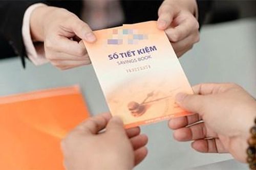 Thủ đoạn 'tráo tên' trên 47 sổ tiết kiệm, chiếm đoạt 100 tỉ đồng