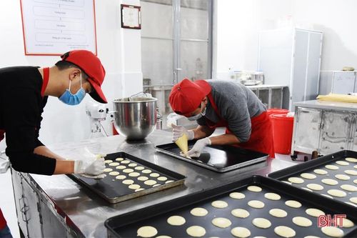 Người 'thổi' hương vị đồng quê vào bánh vừng đạt chuẩn OCOP 3 sao