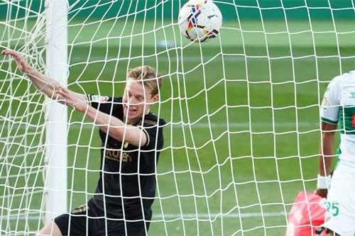 De Jong: 'Đấng cứu thế mới của Barca'
