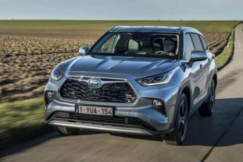 Toyota Highlander 2021 chạy điện có thể đạt tốc độ 125km/h