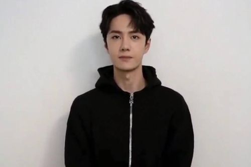 Vương Nhất Bác từ bỏ streetwear, chọn vest lịch lãm vì lý do khá đáng yêu