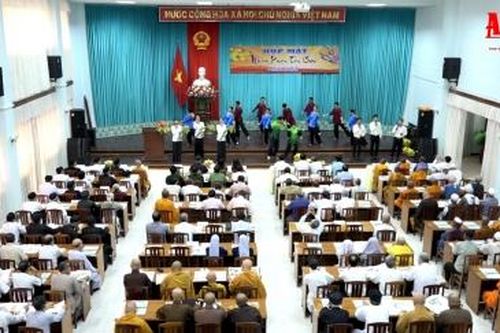 Họp mặt nhân sĩ, trí thức, chức sắc tôn giáo, dân tộc, Việt kiều tiêu biểu