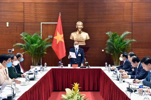 Thủ tướng họp khẩn phòng chống dịch Covid-19 ngay tại phòng họp ở Đại hội XIII của Đảng