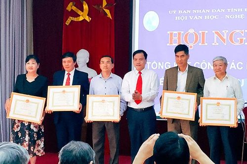 Hoạt động sáng tác của Hội VHNT tỉnh có nhiều chuyển biến tích cực