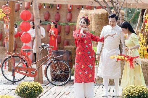 Diễn viên Ngọc Lan tung ảnh xuân rực rỡ, mong được 'thoát ế' năm 2021