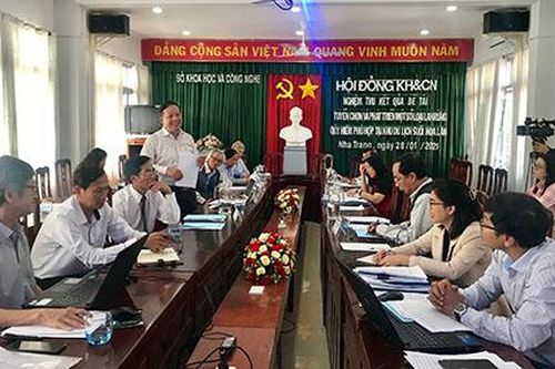 Nghiệm thu đề tài tuyển chọn và phát triển một số loài lan rừng quý hiếm