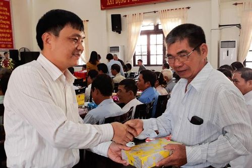 Huyện Cát Tiên gặp mặt già làng, trưởng bản, người có uy tín và các chức sắc tôn giáo