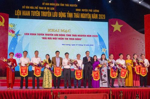 'Luồng gió mới' trong đời sống văn hóa - xã hội