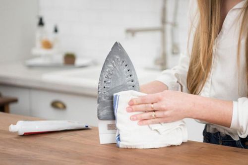 Mẹo dùng kem đánh răng làm sạch đồ đạc