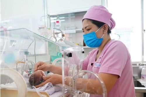 Phụ nữ ở 21 tỉnh, thành phố sẽ được thưởng nếu sinh đủ 2 con trước 35 tuổi