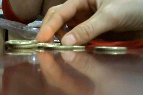 Theo chân PV Báo Gia đình & Xã hội đi tiêu... tiền xu và 'cái kết'