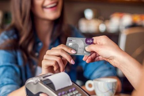 Phát hiện giao dịch 'lạ' bằng thẻ tín dụng của mình, chủ thẻ 'đắng ngắt' khi biết thủ phạm