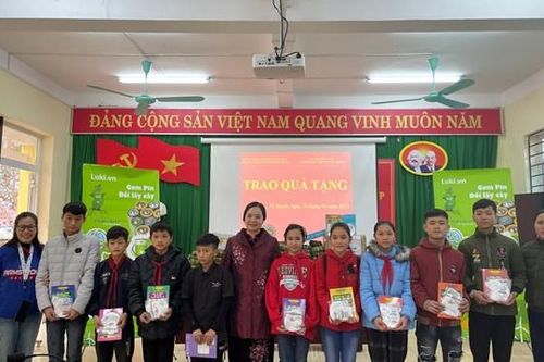 Mang sách đến cho trẻ em Hà Giang