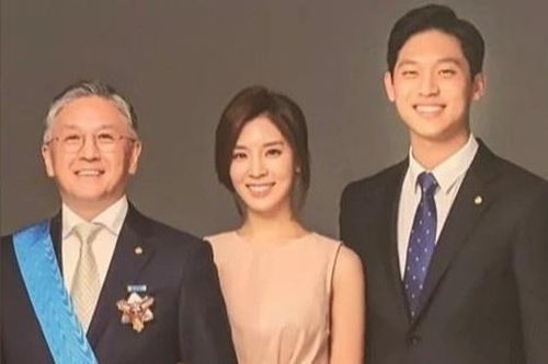 Chaebol Hàn từ bỏ sự nghiệp gia đình để làm người nổi tiếng
