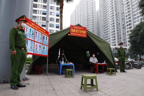 Phong tỏa một tòa chung cư Times City do có ca mắc Covid-19