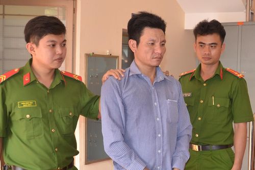 Bắt nghi phạm giết 2 người do mâu thuẫn tình cảm
