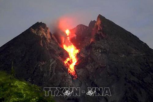 Indonesia: Núi lửa Merapi 'thức giấc'