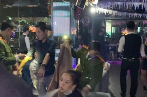 Tấn công tội phạm tại… quán bar, karaoke, nhà nghỉ