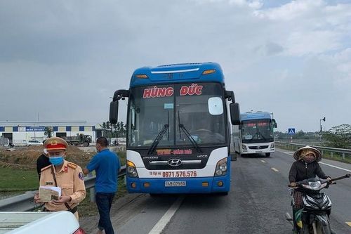 Khẩn cấp tìm 50 người đi xe khách về từ vùng dịch xuống dọc các tỉnh