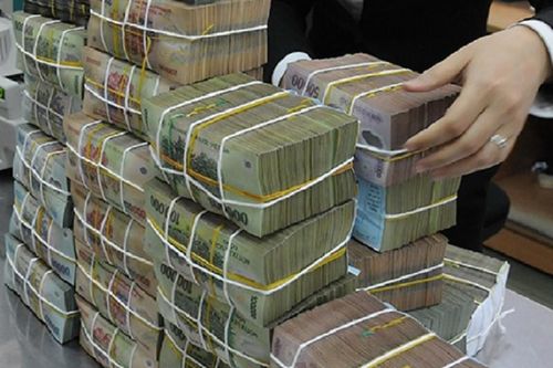 Nữ kế toán làm giả sổ tiết kiệm chiếm đoạt hơn 100 tỷ đồng