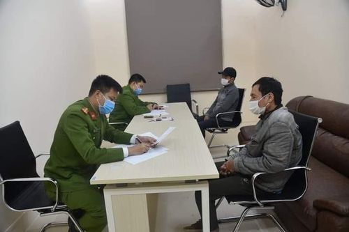 Bắt quả tang hàng chục đối tượng đánh bạc dưới hình thức 'đá gà'