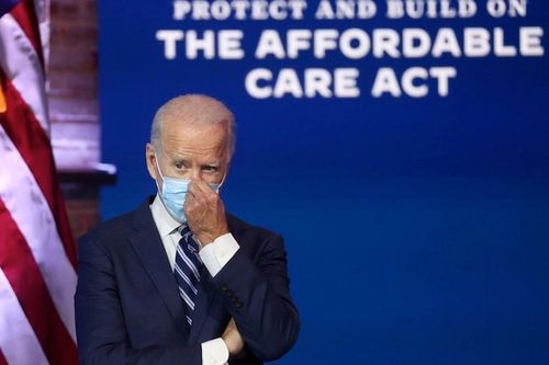 Tổng thống Biden ký sắc lệnh đảo ngược chính sách thời ông Trump