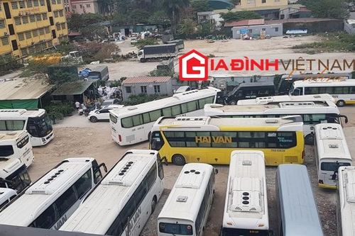 Hà Nội: Bến xe 'cóc' ngang nhiên hoạt động gây ảnh hưởng đến người dân