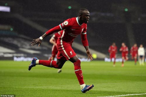 Đánh bại Tottenham, Liverpool trở lại tốp 4 Premier League
