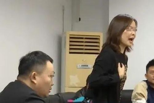 Con qua đời, bố mẹ đến công ty đòi tiền rồi làm lộ sự thật đắng cay