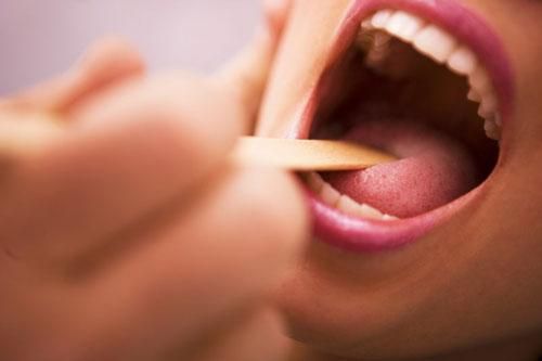 Viêm họng nặng tới mấy, áp dụng ngay 2 cách này, khỏi nhanh hơn cả uống thuốc
